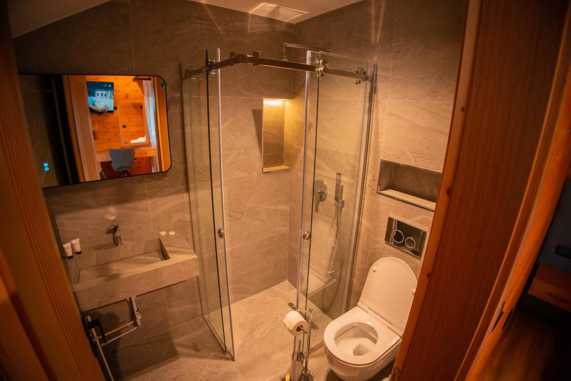 Hotel Shpija E Gjyshit Canaj